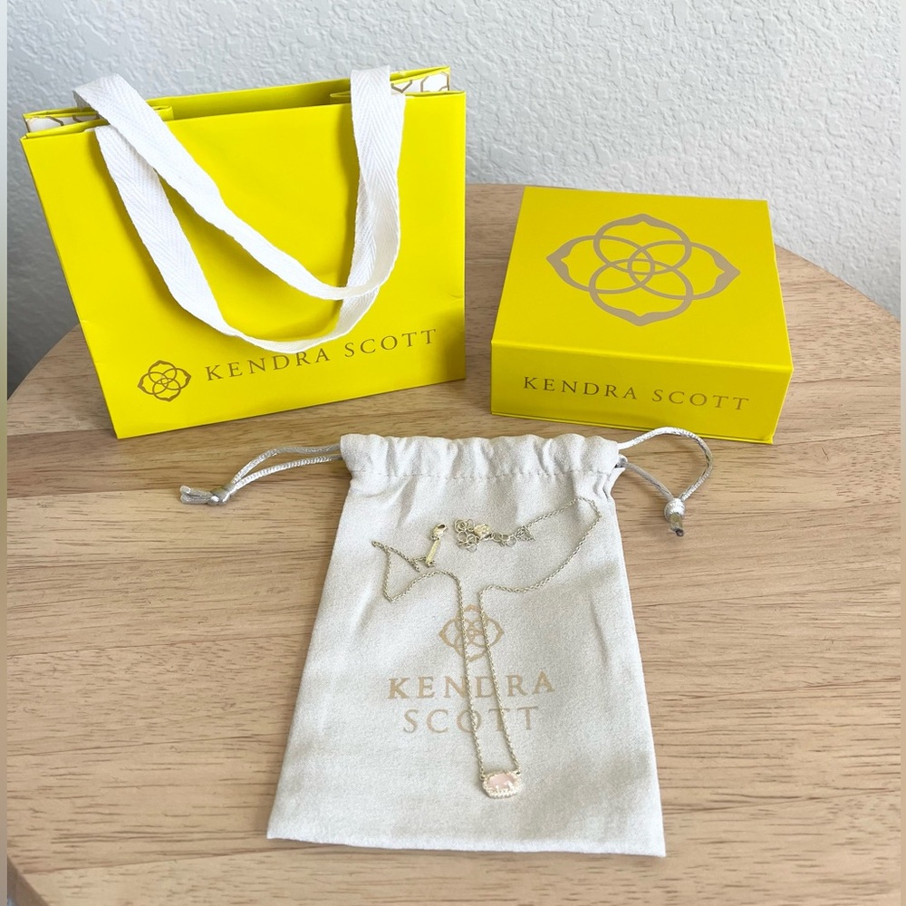 Kendra Scott Chelsea Pendant Necklace